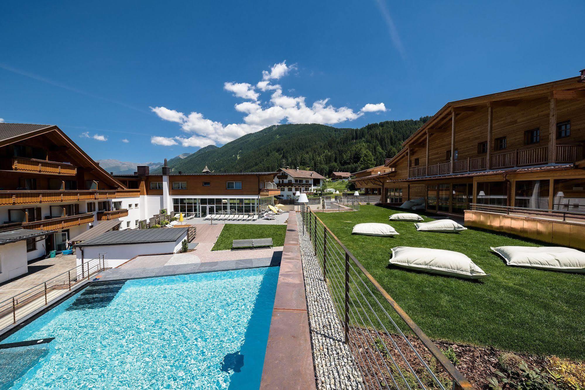 Alpine Nature Hotel Stoll Planca di Sopra Exterior photo